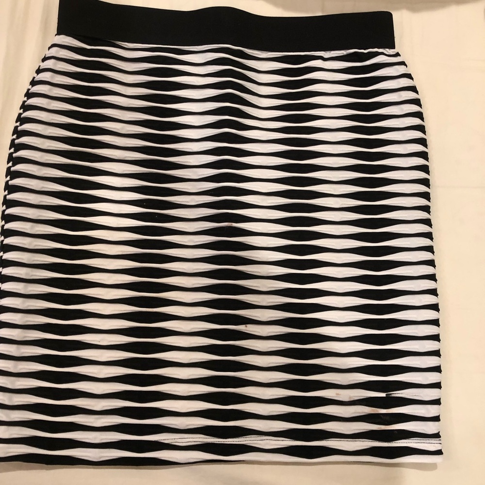 Karen Kane skirt